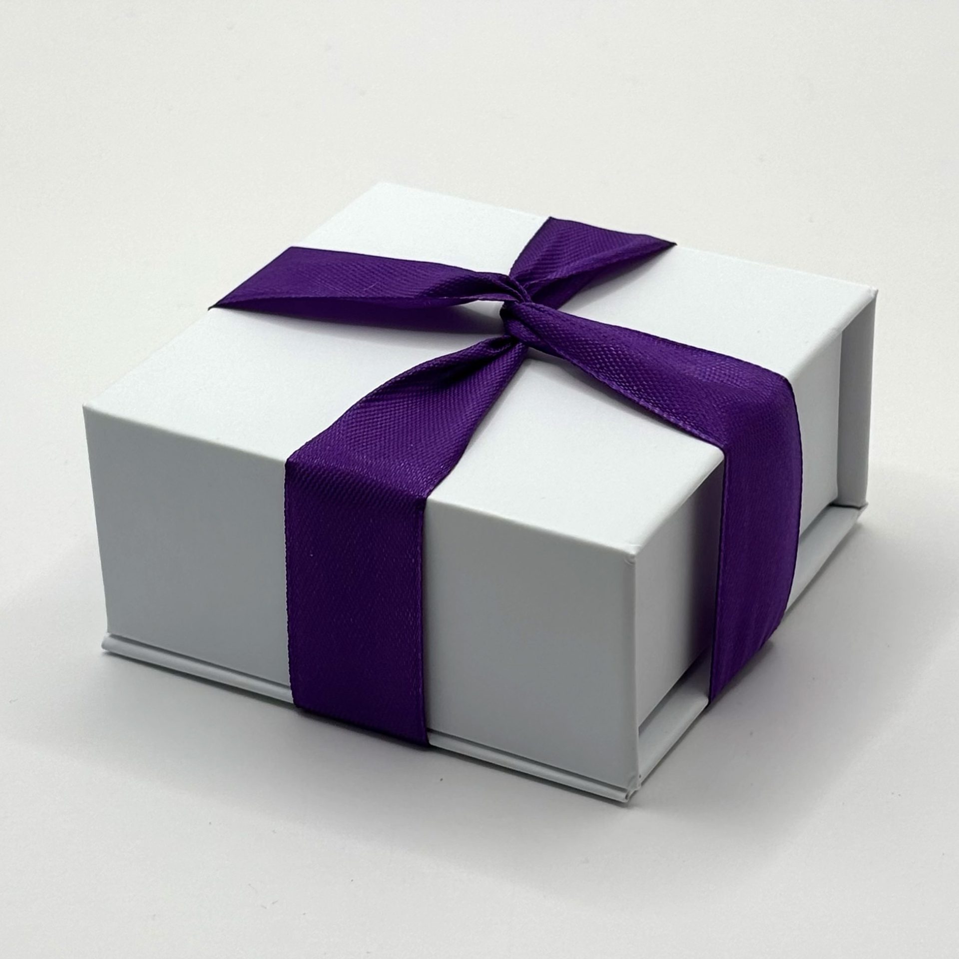 doosje met 4 heerlijke lavendel bonbons van byNick